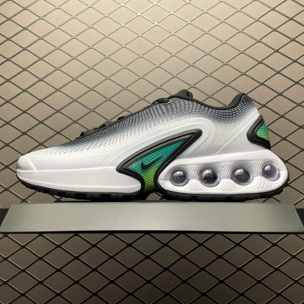💰550 純原NK Air Max Dn 氣墊跑鞋 FB8987-004 全新鞋款在同側採用了四個圓柱倉式的設計，不僅有防滑耐磨性功能，還搭配了周圍一圈柔軟的泡棉材質，提供全新的複合腳感八成還是泡棉腳感 尺碼：36 37 38 39 40