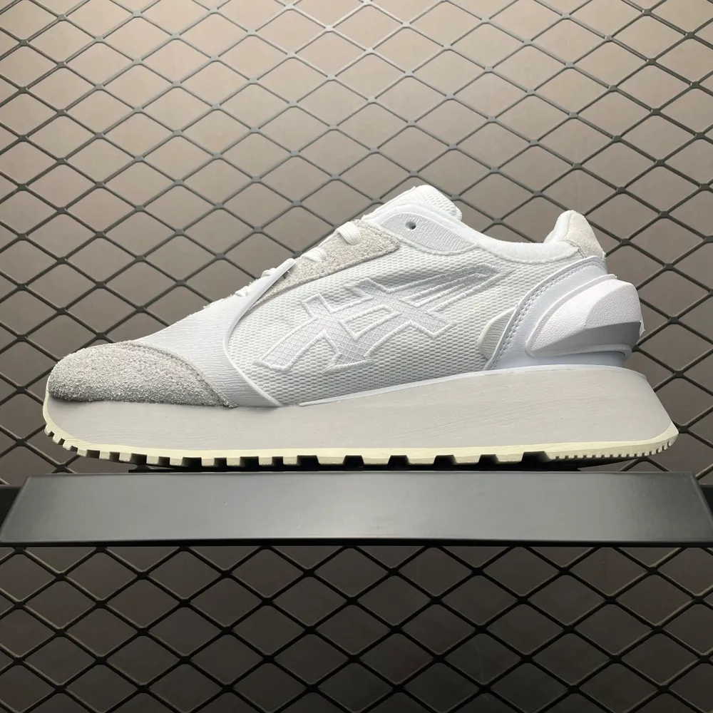 💰569 純原Asics 亞瑟士 Moage CO 低幫復古運動休閒跑步鞋 1183B555-102 尺碼：36 37 37.5 38 39 39.5 40 40.5 41.5 42 42.5 43.5 44 45 編號：27YEFF35