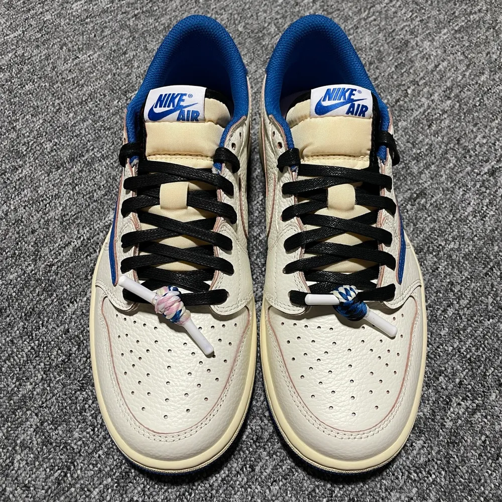 純原天花板Fragment x Travis Scott x Air Jordan 1 AJ1喬1 TS 藤原浩聯名倒鉤 DM7866-104 國內頭部一線大廠出品 原鞋原楦頭紙板 原廠資料開發打造 所有材料 配套都是一線高規格配置 平臺高