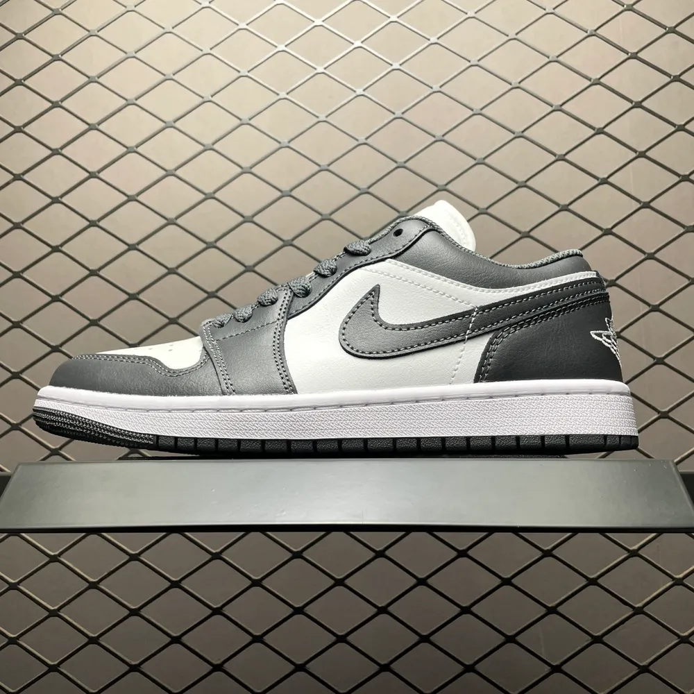 💰569 純原Air Jordan 1 Low AJ1喬1低幫 553558-044 目前市售最高品質出貨 原鞋開發 平臺訂單專用代工流水線打造 一眼zp既視感 尺碼：40 40.5 41 42 42.5 43 44 44.5 45 46