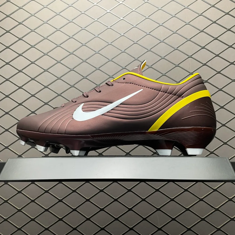 💰569   外貿專供 NK Mercurial Vapor 1 膠質長釘足球鞋 原代工廠出品， 全進口機臺生產裝置，百分百採用優質原材料 外貿出口平臺主推私密 尺碼：35-45 無半碼 編號：35YEFF32