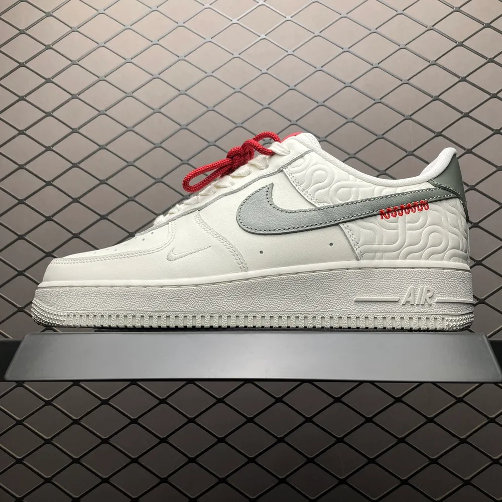 💰620 純原NK Air Force 1  " Year Of The Snake " CNY 蛇年限定 空軍一號低幫休閒板鞋 HV5979-130 尺碼：36 36.5 37.5 38 38.5 39 40 40.5 41 42 42