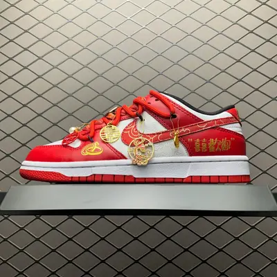💰660 純原NK Dunk Low 客制款 "婚鞋" 低幫休閒板鞋 FD9762-061 尺碼：35.5 36 36.5 37.5 38 38.5 39 40 40.5 41 42 42.5 43 44 44.5 45 46 編號：35