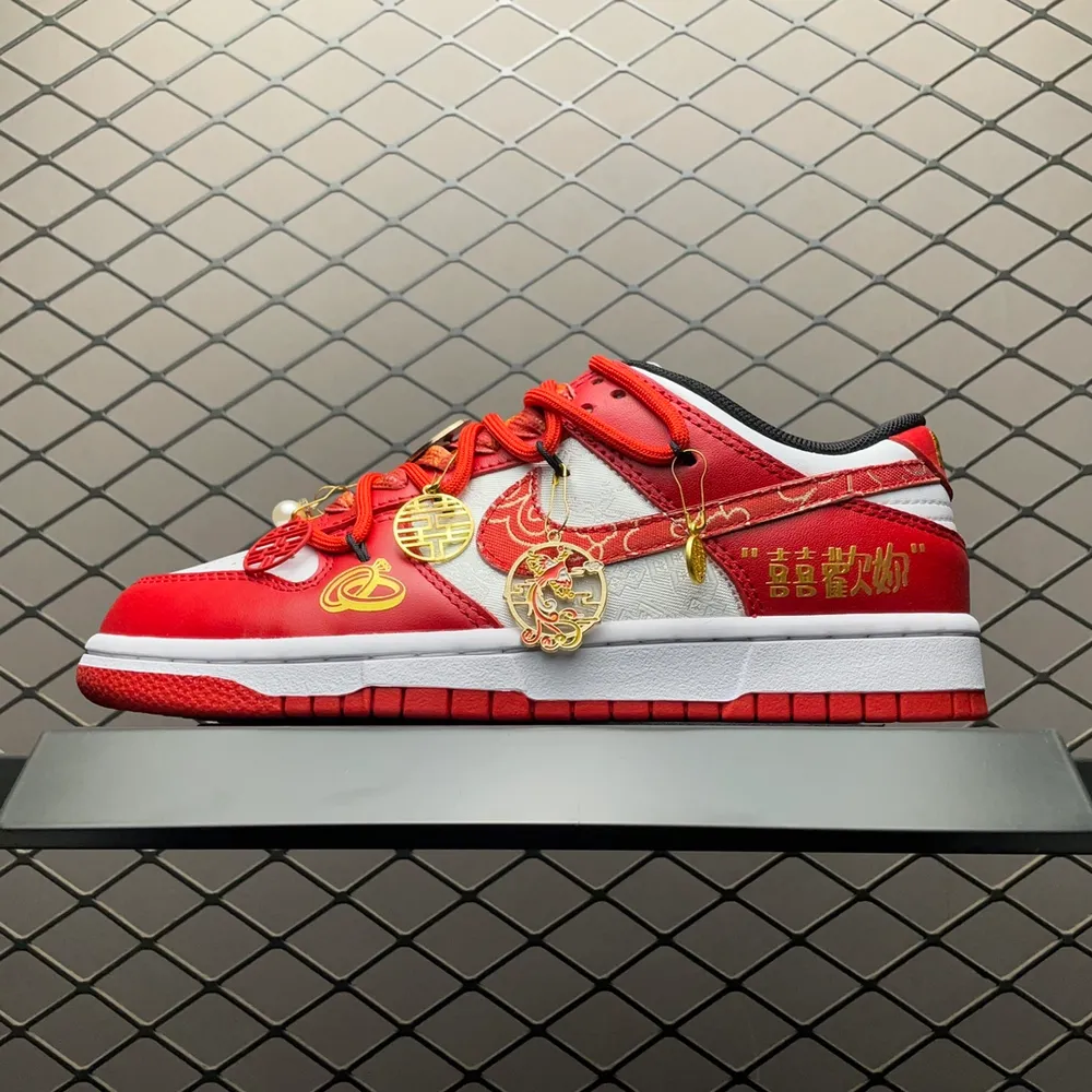 💰660 純原NK Dunk Low 客制款 "婚鞋" 低幫休閒板鞋 FD9762-061 尺碼：35.5 36 36.5 37.5 38 38.5 39 40 40.5 41 42 42.5 43 44 44.5 45 46 編號：35