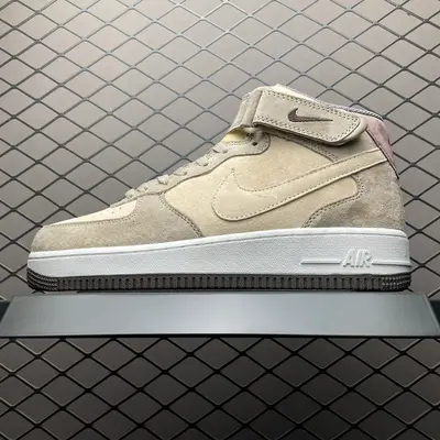 💰620 純原NK Air Force 1 MID 空軍一號中幫休閒板鞋 CG9908-102 尺碼：36 36.5 37.5 38 38.5 39 40 40.5 41 42 42.5 43 44 45 編號：31YEFF33
