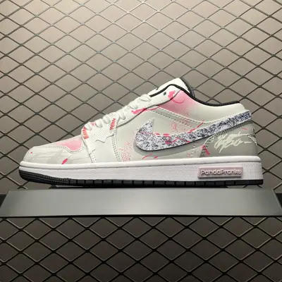 💰660 純原Air Jordan 1 Low 客制款 喬1低幫休閒板鞋 553558-132 尺碼：36 36.5 37.5 38 38.5 39 40 40.5 41 42 42.5 43 44 44.5 45 46 47.5 編號：