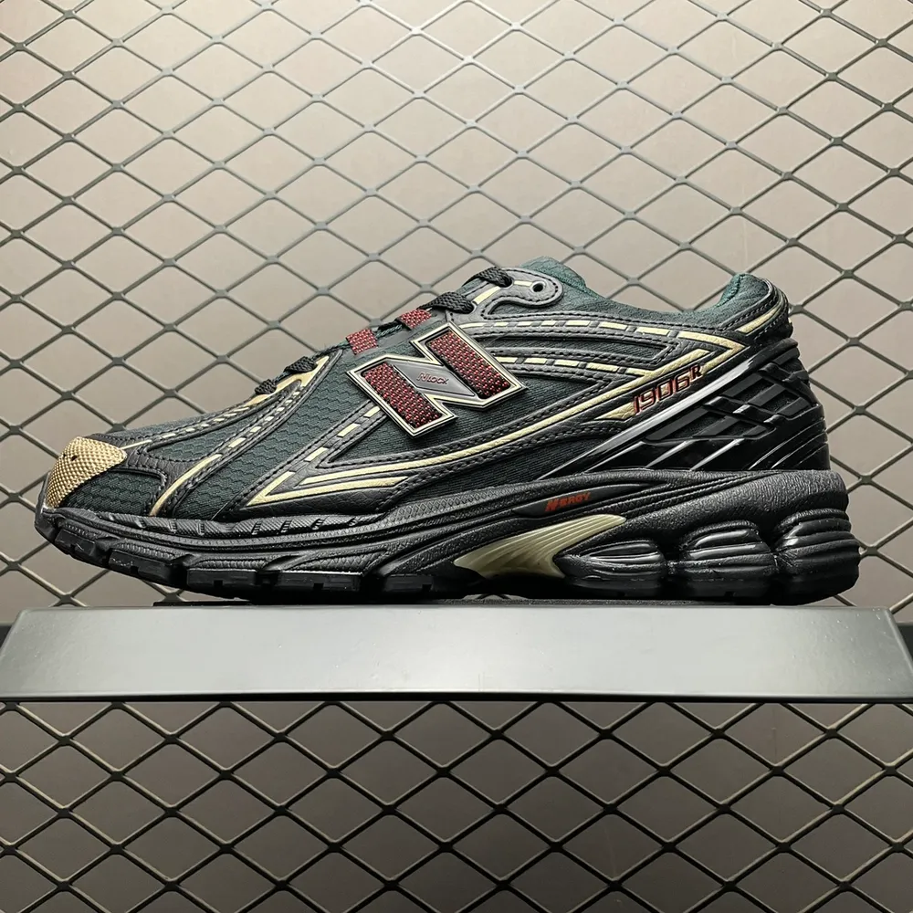 💰569 純原DT版 KITH x New Balance 新百倫 M1906RKS 聯名款復古休閒跑步鞋 原版組合大底 尺碼：40 40.5 41.5 42 42.5 43 44 44.5 45 編號：27YEFF12