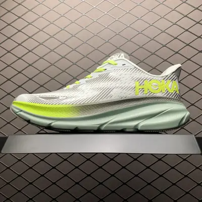 💰560   Hoka One One Clifton 9 克里夫頓 克9 低幫厚底輕量戶外運動鞋 1141470F 原裝輕量化材料超輕量大底 正確中底布 區別市面通貨 尺碼：36 36.5 37 38 38.5 39 40 40.5 4