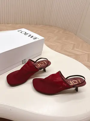 頂級版本🆕💗【羅意威•Loewe】 火爆新款 配合整體原版楦型，時尚而個性好穿 顏色超讚