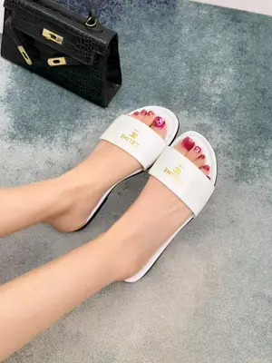 CELINE 賽琳2026新品  穆勒鞋，混種羊皮拖鞋，凱旋門logo真皮大底涼鞋，35-41出廠p590