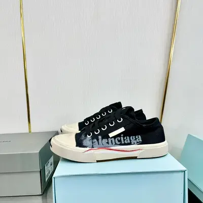 💰女p610，男+10情侶款——BALENCIAGA