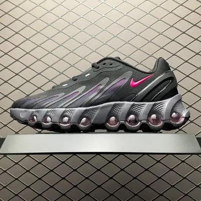 💰550 純原NK Air Max Dn8 氣墊跑鞋 FQ7860-103 全新鞋款在同側採用了圓柱倉式的設計，不僅有防滑耐磨性功能，還搭配了周圍一圈柔軟的泡棉材質，提供全新的複合腳感八成還是泡棉腳感 尺碼：36 37 38 39 40 