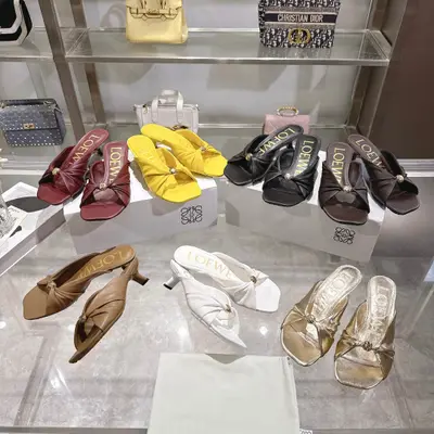 頂級版本🆕💗【羅意威•Loewe】 火爆新款 配合整體原版楦型，時尚而個性好穿 顏色超讚