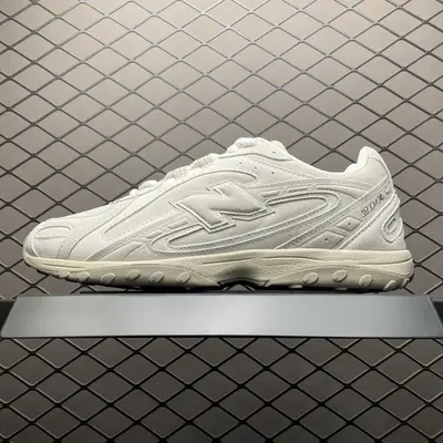 💰550 純原New Balance U204LMMC 復古休閒鞋 薄底鞋 區別市面先行通貨版本 鞋身搭載EVA科技中底 適用多元穿搭場合為戶外出行提供舒適長遠的穿搭體驗 尺碼：36 37 37.5 38 38.5 39.5 40 40.
