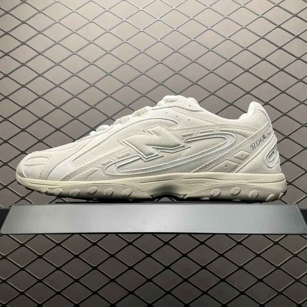 💰550 純原New Balance U204LMMC 復古休閒鞋 薄底鞋 區別市面先行通貨版本 鞋身搭載EVA科技中底 適用多元穿搭場合為戶外出行提供舒適長遠的穿搭體驗 尺碼：36 37 37.5 38 38.5 39.5 40 40.