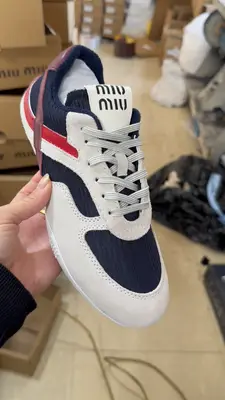 miumiu早春秀款