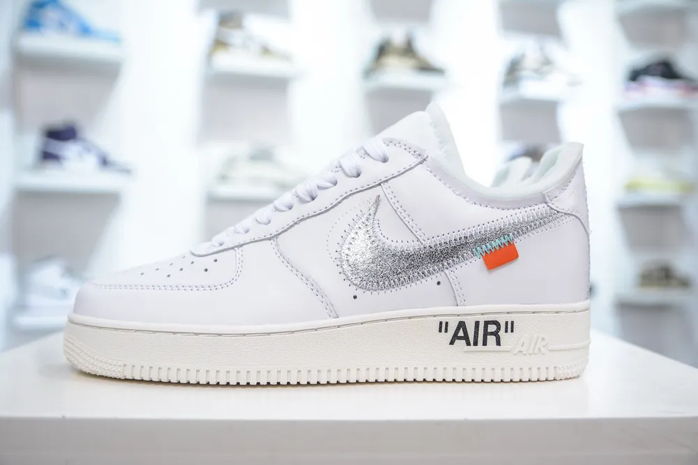 純原 Off-White x Nike Air Force 1 ’07空軍一號解構版本低幫百搭板鞋 白銀 採用純原裝Prime Asia產皮料 原檔案原資料開發版型 縝密中底拉幫工藝 內建真全掌air sole氣墊內底 原廠高頻追 私模大底