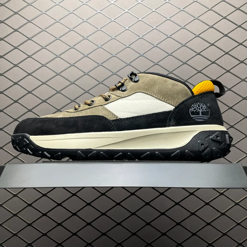 💰569 純原Timberland 添柏嵐/天伯倫 客制款 戶外低幫休閒鞋 A42EW 廣東大廠品質 鞋面採用磨砂細紋牛皮 搭配防臭防腐真皮乳膠鞋墊 給您完美的穿著體驗 質量考究耐穿 型男必備 專治不帥 高品質腳感一流 尺碼：39 40 