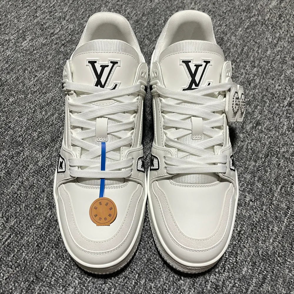Nigo x Louis Vuitton 路易威登 LV Trainer 聯名款 低幫休閒板鞋 海淘代購同渠道品質 高階零售 外貿充正專供 原版購入開發 ZP級全套包裝 完美楦型 正確卡色 大底TPU 質感媲美原版 細節與原版一致 請注意區