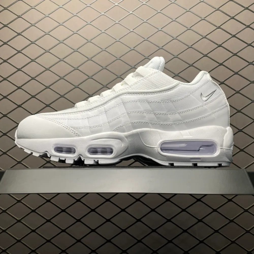 💰550 外貿跑量專供 NK Air Max 95 低幫休閒運動板鞋 CT1268-100 運動休閒鞋 大廠出品 品質板正 性價比無敵 尺碼：40 40.5 41 42 42.5 43 44 44.5 45 46 47.5 編號：25YE