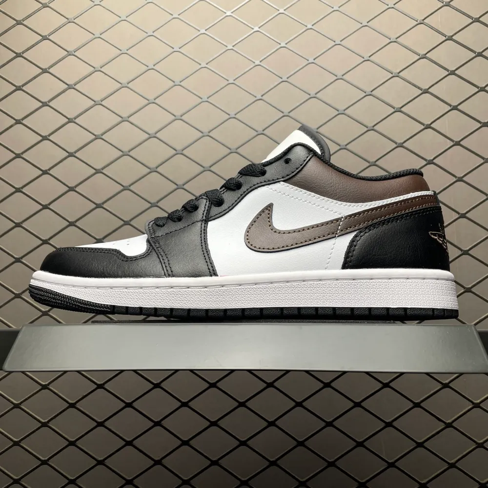 💰569 純原Air Jordan 1 Low AJ1喬1低幫 IO3393-010 目前市售最高品質出貨 原鞋開發 平臺訂單專用代工流水線打造 一眼zp既視感 尺碼：40 40.5 41 42 42.5 43 44 44.5 45 46