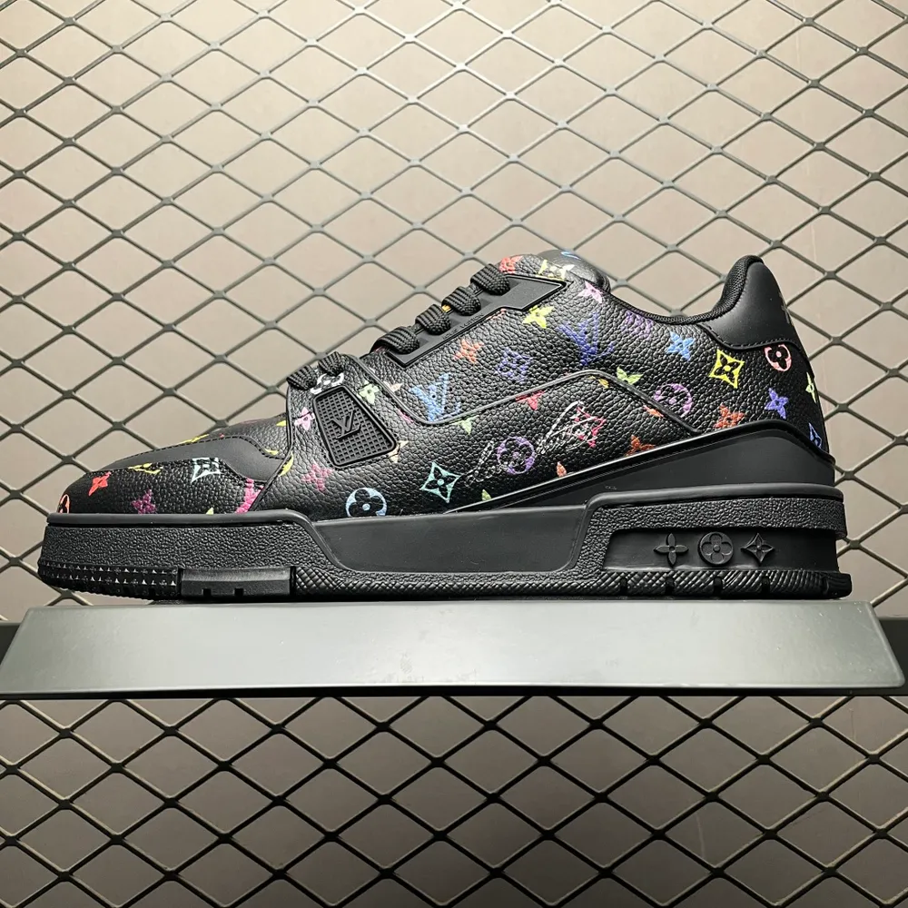 💰820  純原 Takashi Murakami x Louis Vuitton 路易威登 LV Trainer 村上隆聯名款 低幫休閒板鞋 私人訂單 外貿專供品質 尺碼：35 36 37 38 39 40 41 42 43 44 45