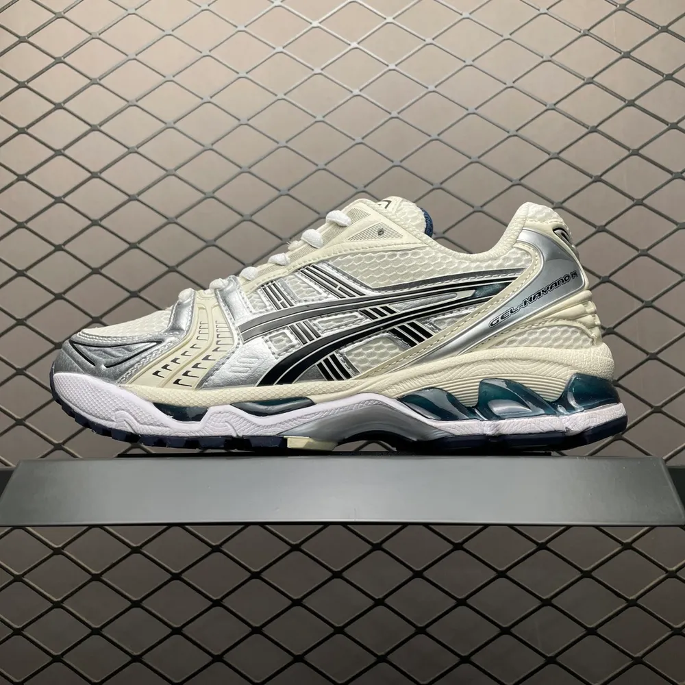💰530 外貿走量版 Asics 亞瑟士 GEL-Kayano 14 低幫運動休閒跑步鞋 1202A056-109 尺碼：36 37 37.5 38 39 39.5 40 40.5 41.5 42 42.5 43.5 44 45 46 4
