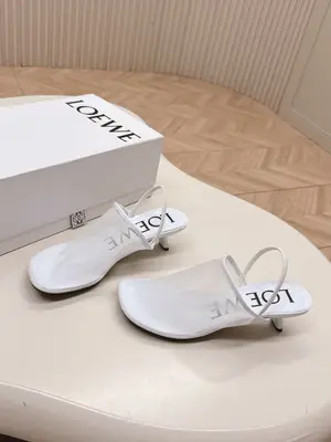頂級版本🆕💗【羅意威•Loewe】 火爆新款 配合整體原版楦型，時尚而個性好穿 顏色超讚