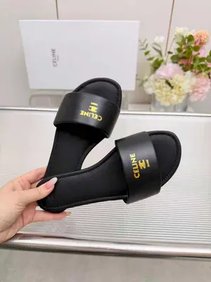 CELINE 賽琳2026新品  穆勒鞋，混種羊皮拖鞋，凱旋門logo真皮大底涼鞋，35-41出廠p590