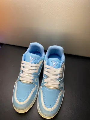 ￼ 特價600。不退不換，男款39，