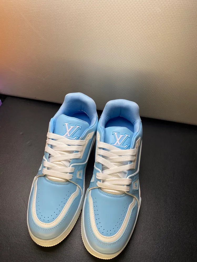 ￼ 特價600。不退不換，男款39，
