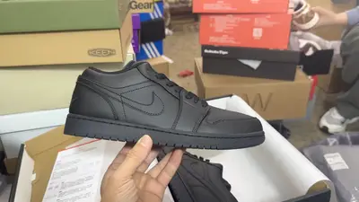 AJ1低幫 全黑髮貨實拍