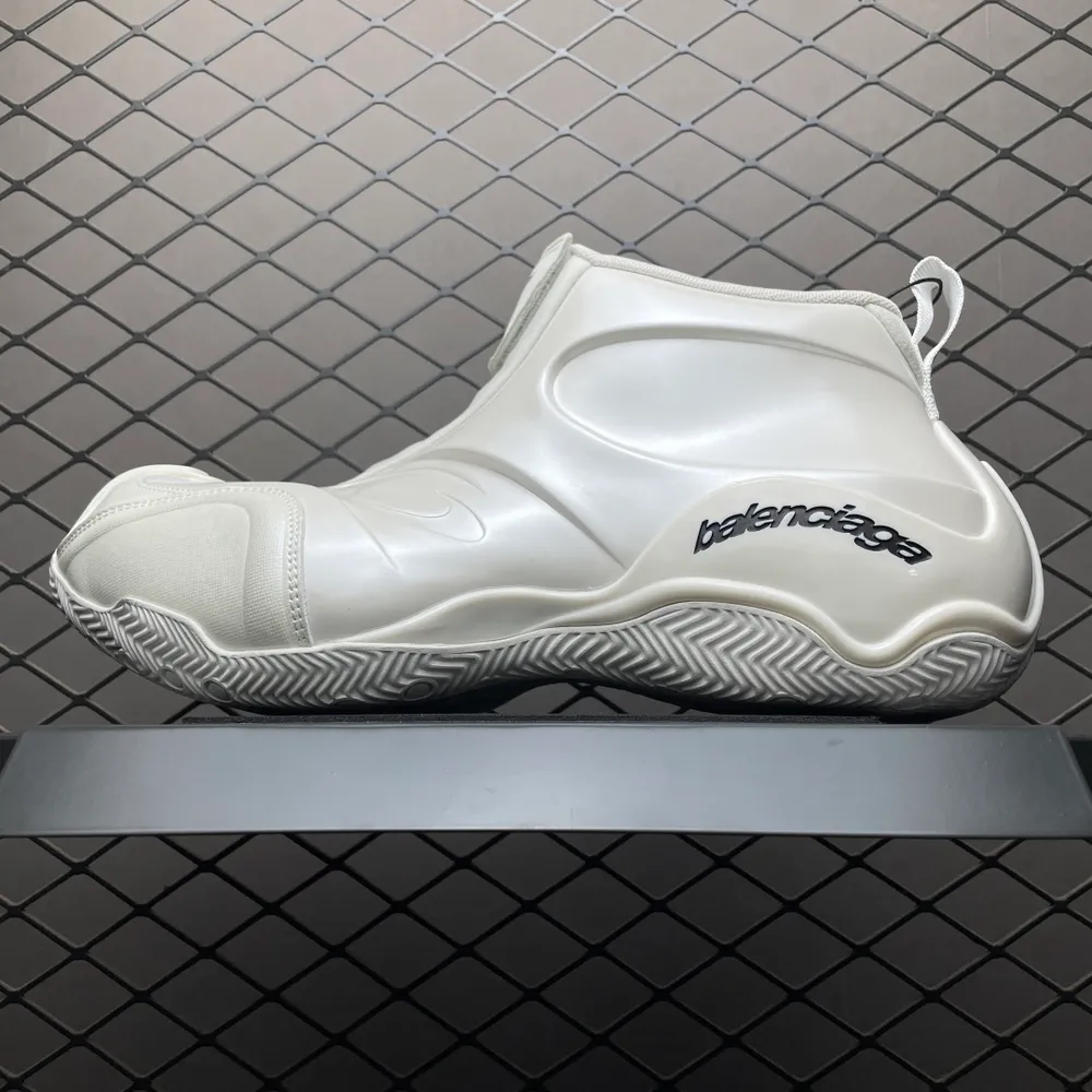 Balenciaga 巴黎世家 Basketball 復古老爹鞋籃球鞋 824909 官方全套配件鞋盒 防塵紙配套齊全 尺碼：39 40 41 42 43 44 45 46 注意：偏大一碼 編號：63OGTU101