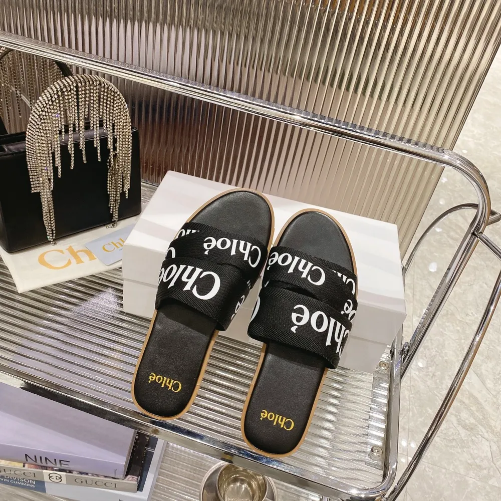 2023/Chloe（克洛伊）最新的交叉編織帶羅馬拖鞋