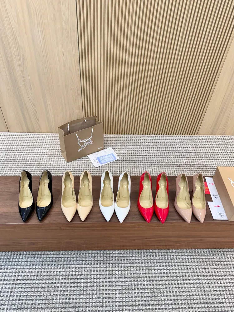全年出貨💝Christian Louboutin CL👠 《進口牛漆皮💎系列》高貴奢華 真真正正的blingbling✨ 真材實料 、所有都由版師全鞋訂製、材料更是採用原版定製材料 做到了原版的味道 5個顏色選擇💍