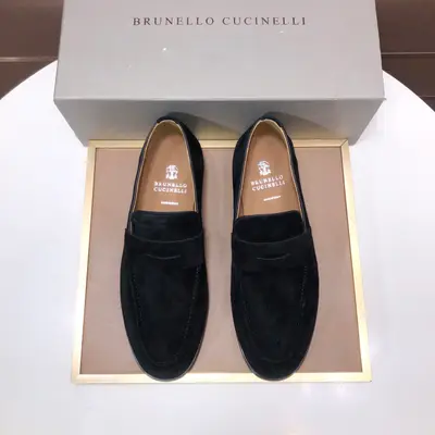 出廠💶新款Brunello Cucinelli男士休閒套腳樂福鞋 官網同步發售.這款BC不退潮感的膠底 小牛皮具有超柔軟粒紋和怡人觸感的特色。橡膠大底 內裡墊腳全牛皮 重工打造