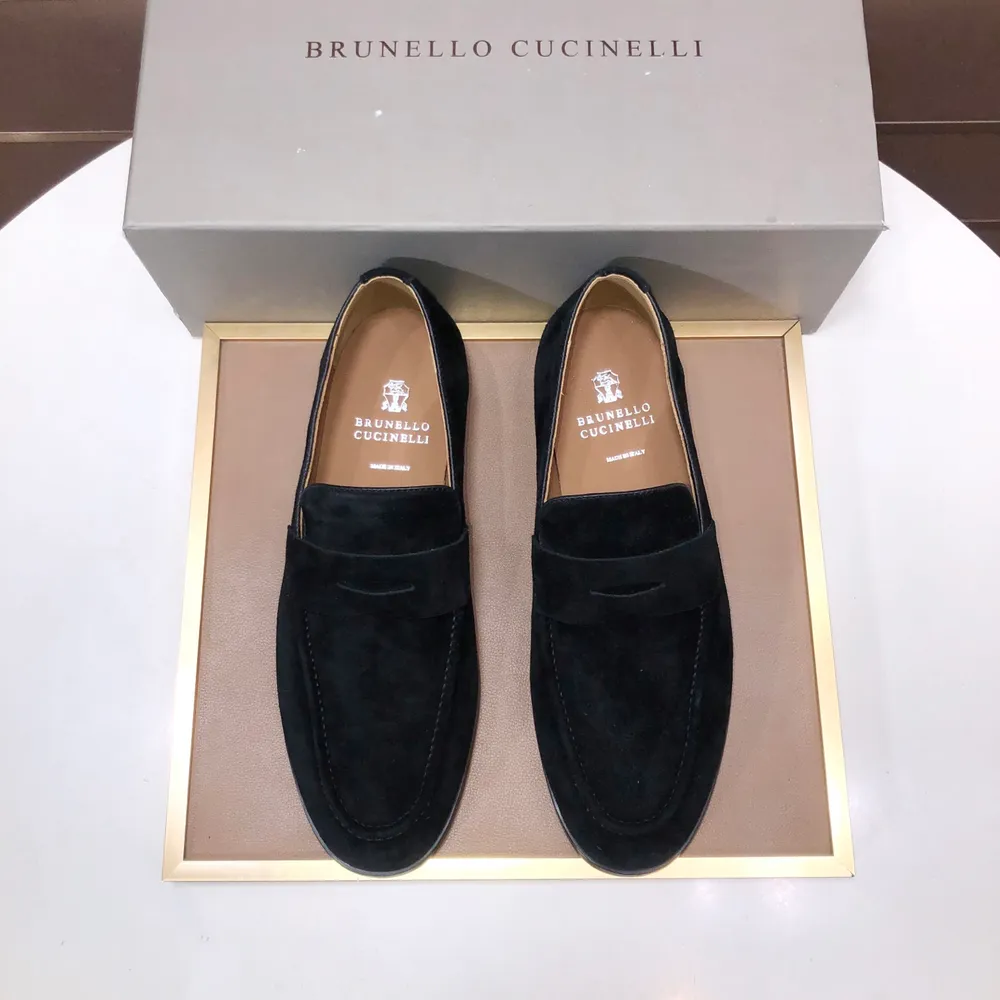 出廠💶新款Brunello Cucinelli男士休閒套腳樂福鞋 官網同步發售.這款BC不退潮感的膠底 小牛皮具有超柔軟粒紋和怡人觸感的特色。橡膠大底 內裡墊腳全牛皮 重工打造