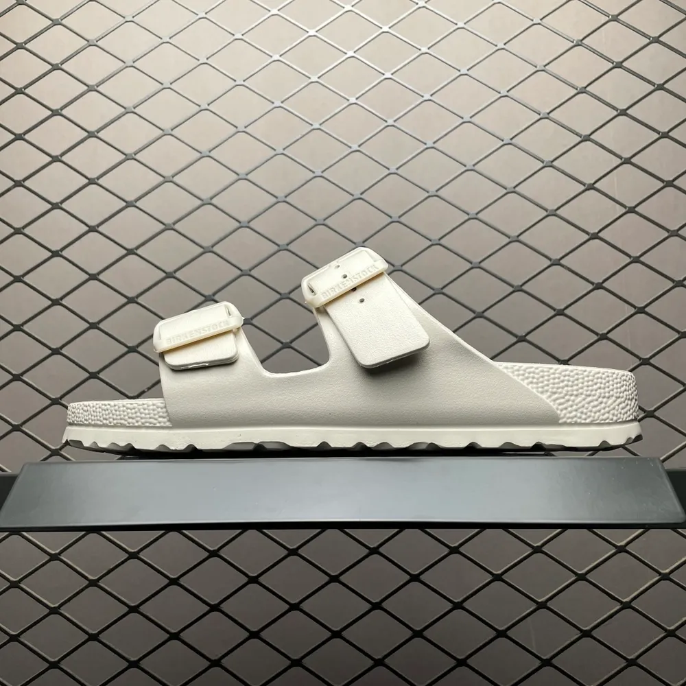 💰410  純原 Birkenstock 博肯/勃肯 EVA 雙扣拖鞋涼鞋 1027305 大廠出品 夏季走量必備爆款🔥超輕發泡大底 整鞋十分輕便 尺碼：36 37 38 39 40 41 42 43 44 45 46 編號：13DCE