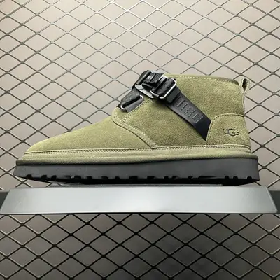💰650   平臺外貿專供 UGG Neumel 男士雪地靴 1130720 十年品牌製鞋代工廠生產線出品 注重每一處細節 隆豐A級真羊皮毛一體 完全遵循ZP工藝流程打造 尺碼：39 40 41 42 43 44 45 編號：34UEFF