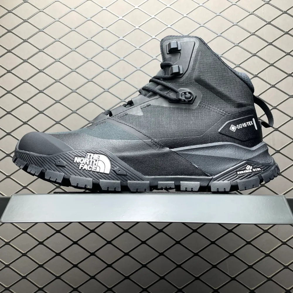 💰700 純原The North Face 北面 Off-tralil Hik 防滑耐磨 戶外登山鞋越野徒步鞋 鞋底採用Vibram黃金大底 專門為鞋底設計的橡膠以出色的耐磨性 良好的防滑性或得不少戶外運動愛好者的喜愛 尺碼：40 40.
