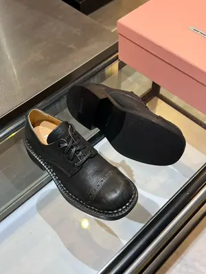 💰670（頂級版本）Miu Miu 2 6年走秀款機車風復古春鞋