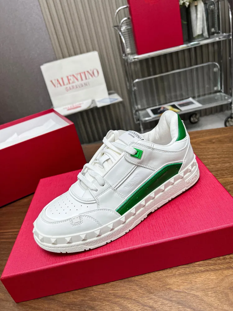 p730 VALENTINO華倫天奴V家Freedots系列 情侶款 鉚釘 休閒 運動鞋 滑板鞋