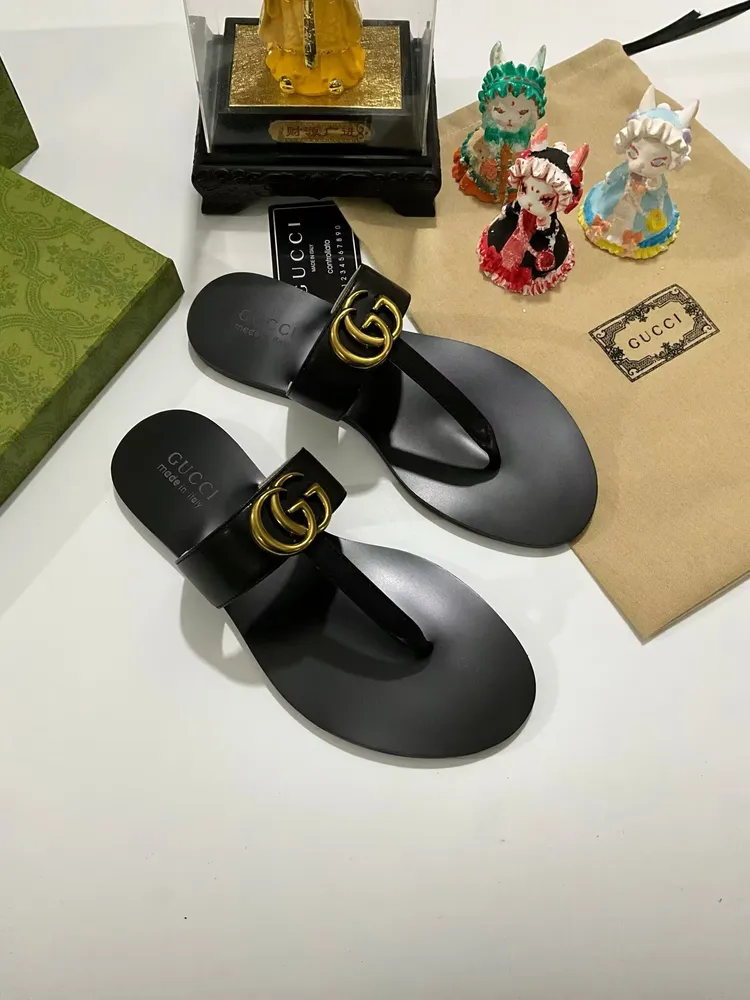 Gucci🌺古⚡️奇🌴平底女拖鞋，市場頂級版本，官網同步💯👣上腳超美，鞋面採用進口🐂小牛皮🐑進口🐏羊皮內裡，古奇專櫃原版1:1精心製作、超級好看！上腳非常輕鬆舒服。👑專櫃原版一比一精心製作滿足你的一切專櫃需求👑‼️多個顏色