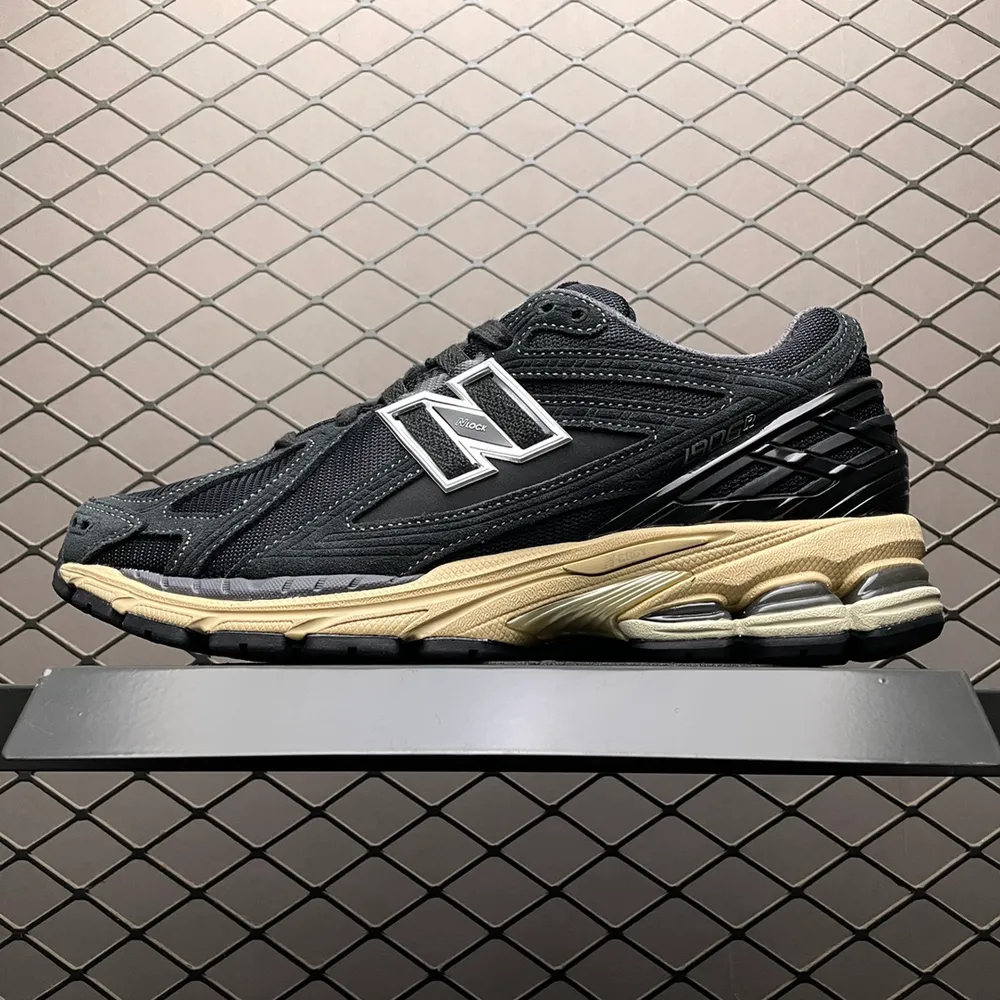 💰520 價格調整   純原 New Balance 新百倫 復古休閒跑步鞋 M1906RK 真正原廠資料開發 市售最高品質 原廠網紗 正確卡色皮料衝裁組合 匠心打造 鞋面鞋底工藝極其複雜 難度可想而知 新開獨立私模大底 全網唯一正確做舊