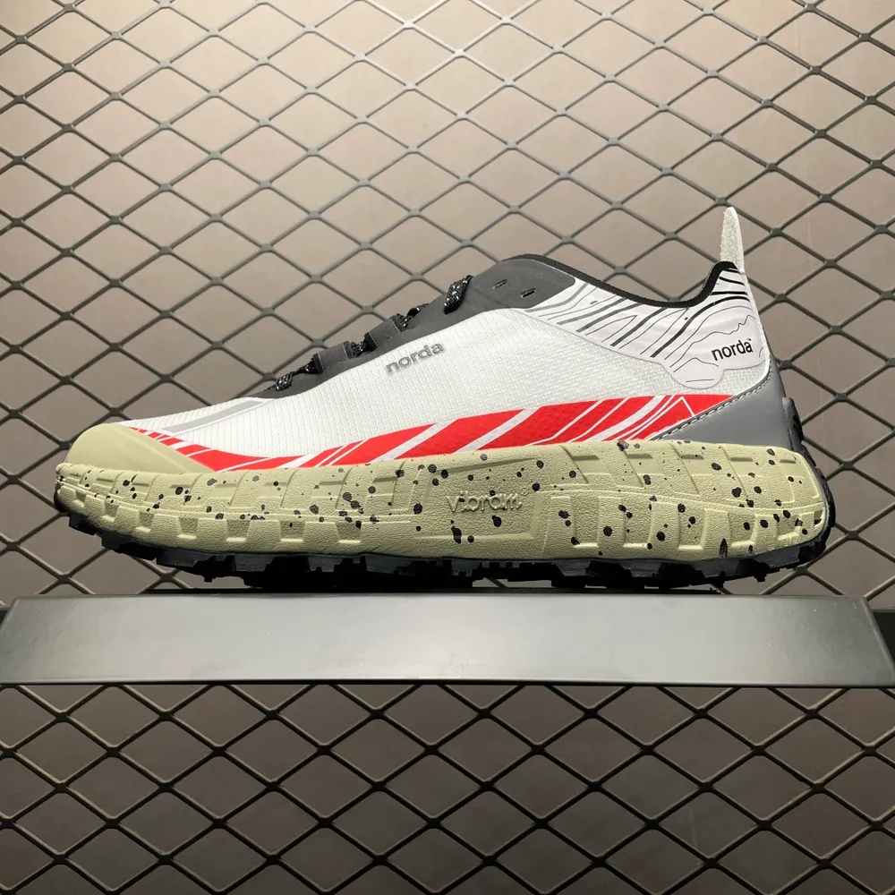 💰569 外貿熱款專供 Norda 諾達 001 Sneaker 網面越野跑步鞋 加拿大高階品牌 官方售價271K+ 運動通勤皆宜 非常時尚小眾且具有功能性的一款跑鞋 尺碼：39-45 編號：27TDEF78