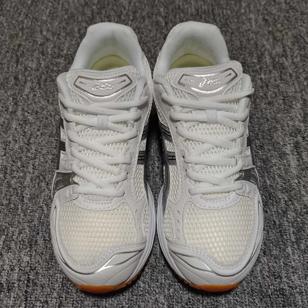 💰530  純原 外貿走量版 Asics 亞瑟士 GEL-Kayano 14 低幫運動休閒跑步鞋 1203A727-100 尺碼：36 37.5 38 39 39.5 40 40.5 41.5 42 42.5 43.5 44 44.5 4