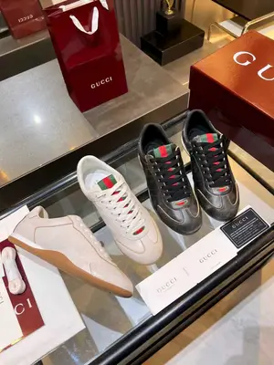 Gucci Shift2026走秀款系列情侶款德訓薄底運動鞋❗❗