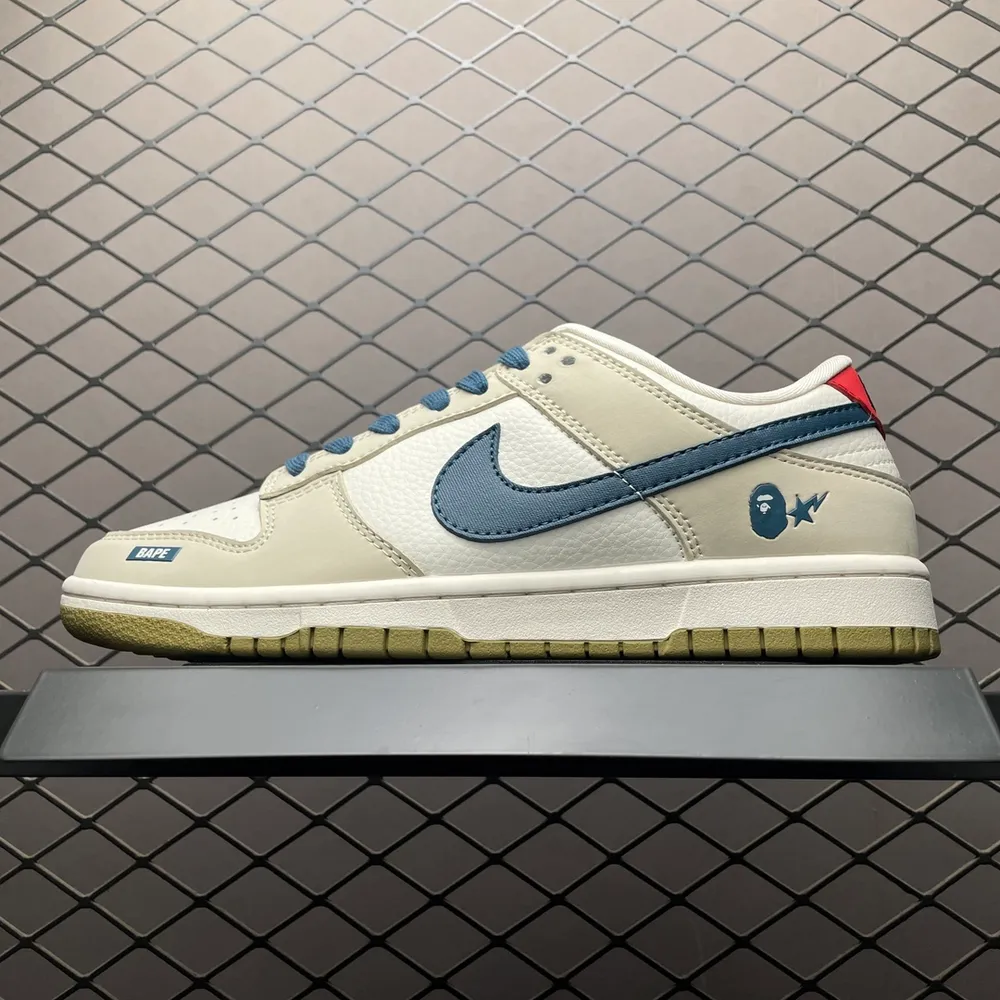 💰650 純原NK Dunk Low 客制款 低幫休閒板鞋 CF3688-011 尺碼：36 36.5 37.5 38 38.5 39 40 40.5 41 42 42.5 43 44 44.5 45 編號：33YEFFJ