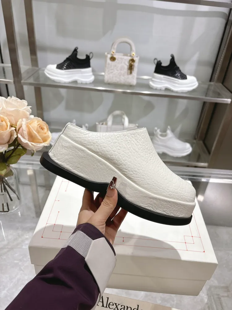 ALEXANDER MCQUEEN亞歷山大麥昆2025早春新品女士黑色Wave穆勒內增高拖鞋