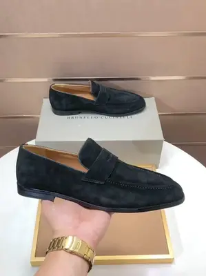 出廠💶新款Brunello Cucinelli男士休閒套腳樂福鞋 官網同步發售.這款BC不退潮感的膠底 小牛皮具有超柔軟粒紋和怡人觸感的特色。橡膠大底 內裡墊腳全牛皮 重工打造